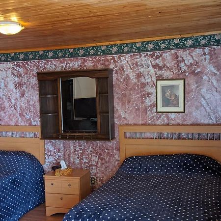 Balgonie Motel Motor Inn Pilot Butte Exterior photo
